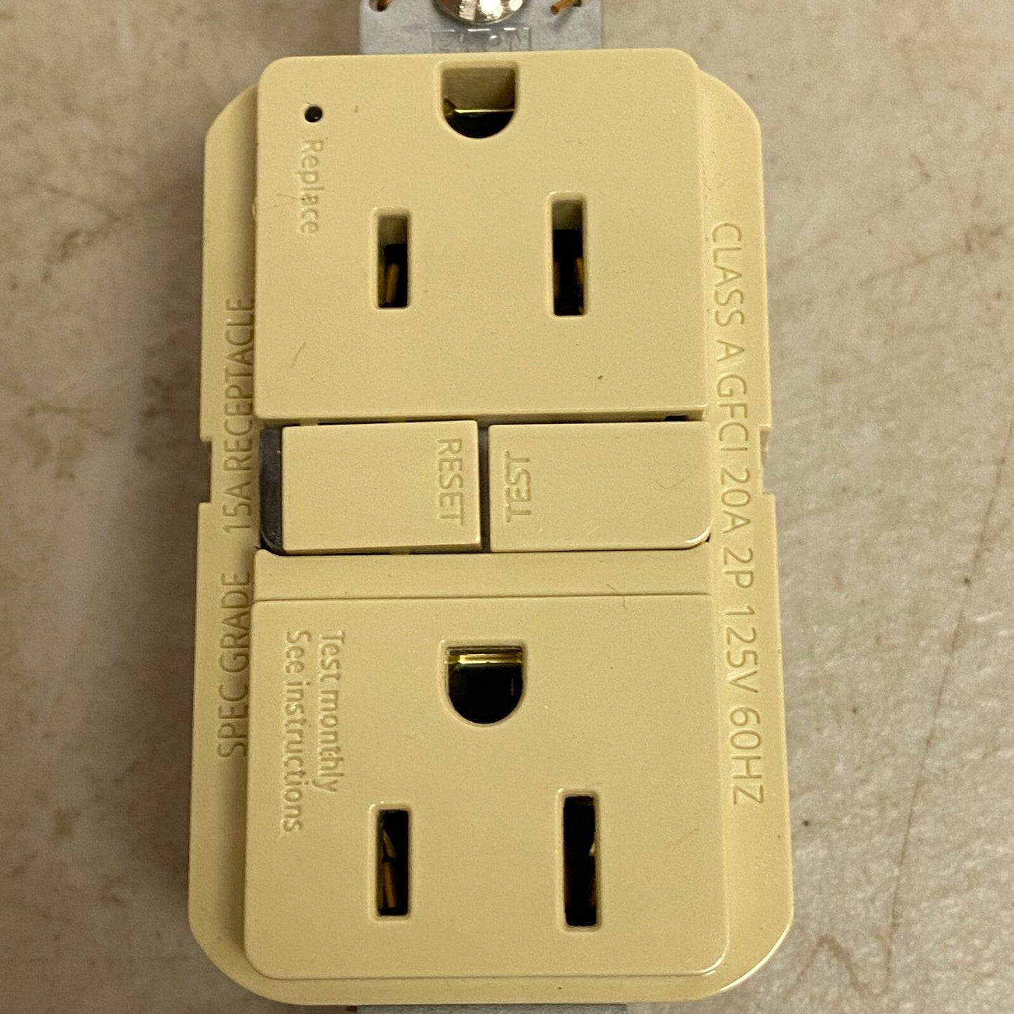 EATON GF15V RECEPTABLE 15A 125V OUTLET 2 PORT