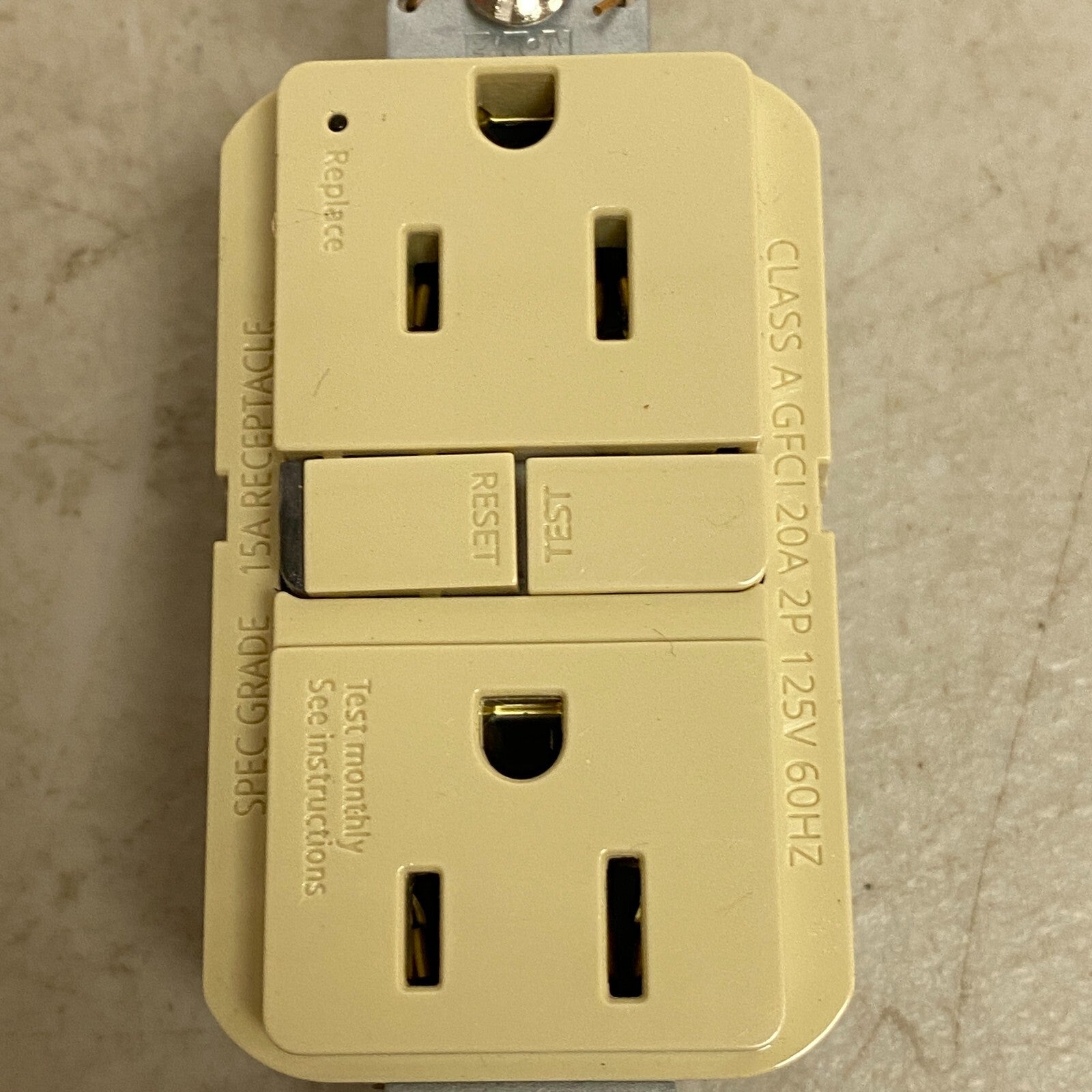 EATON GF15V RECEPTABLE 15A 125V OUTLET 2 PORT