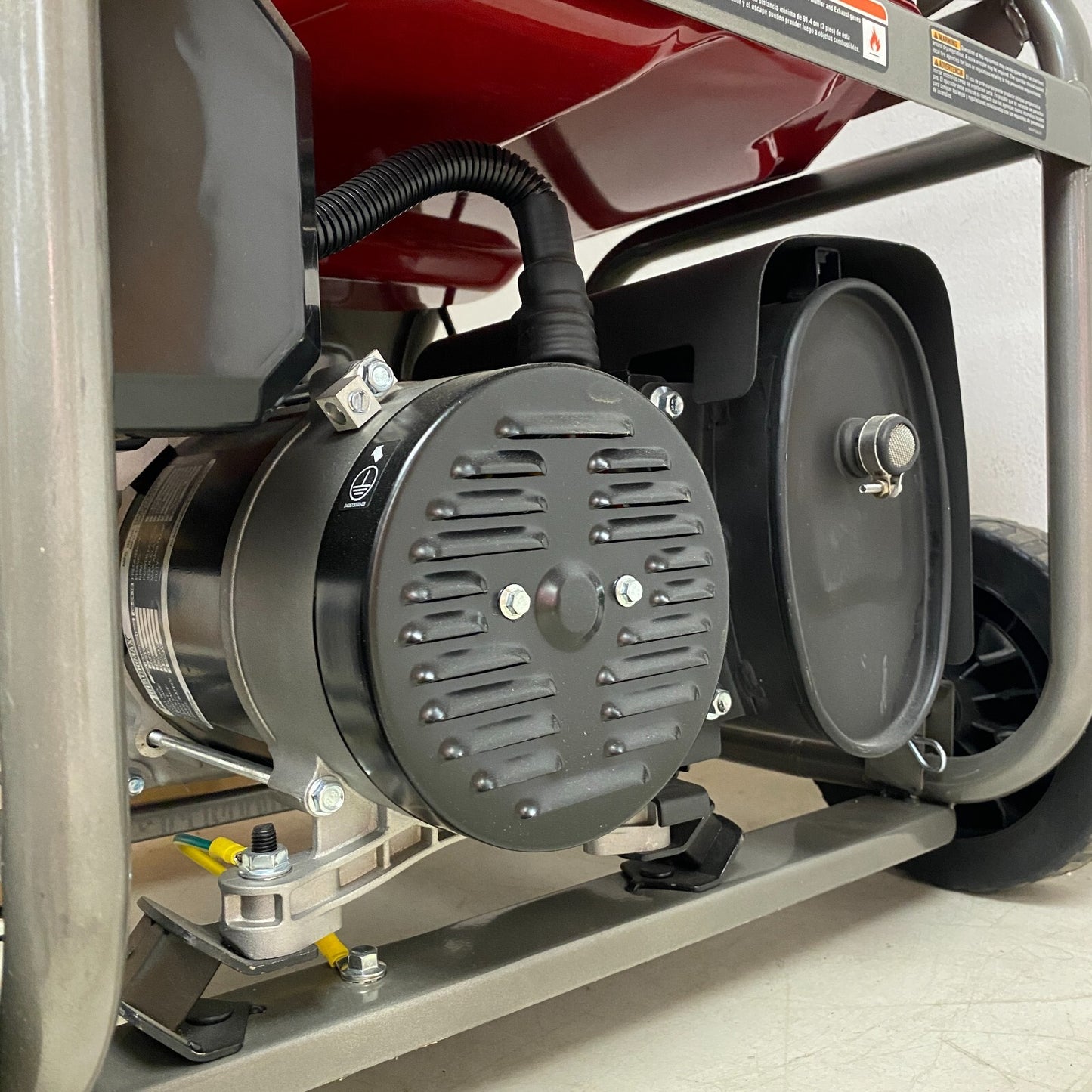 BLACK MAX Portable 3600 Watt Generator with Auto Shutdown