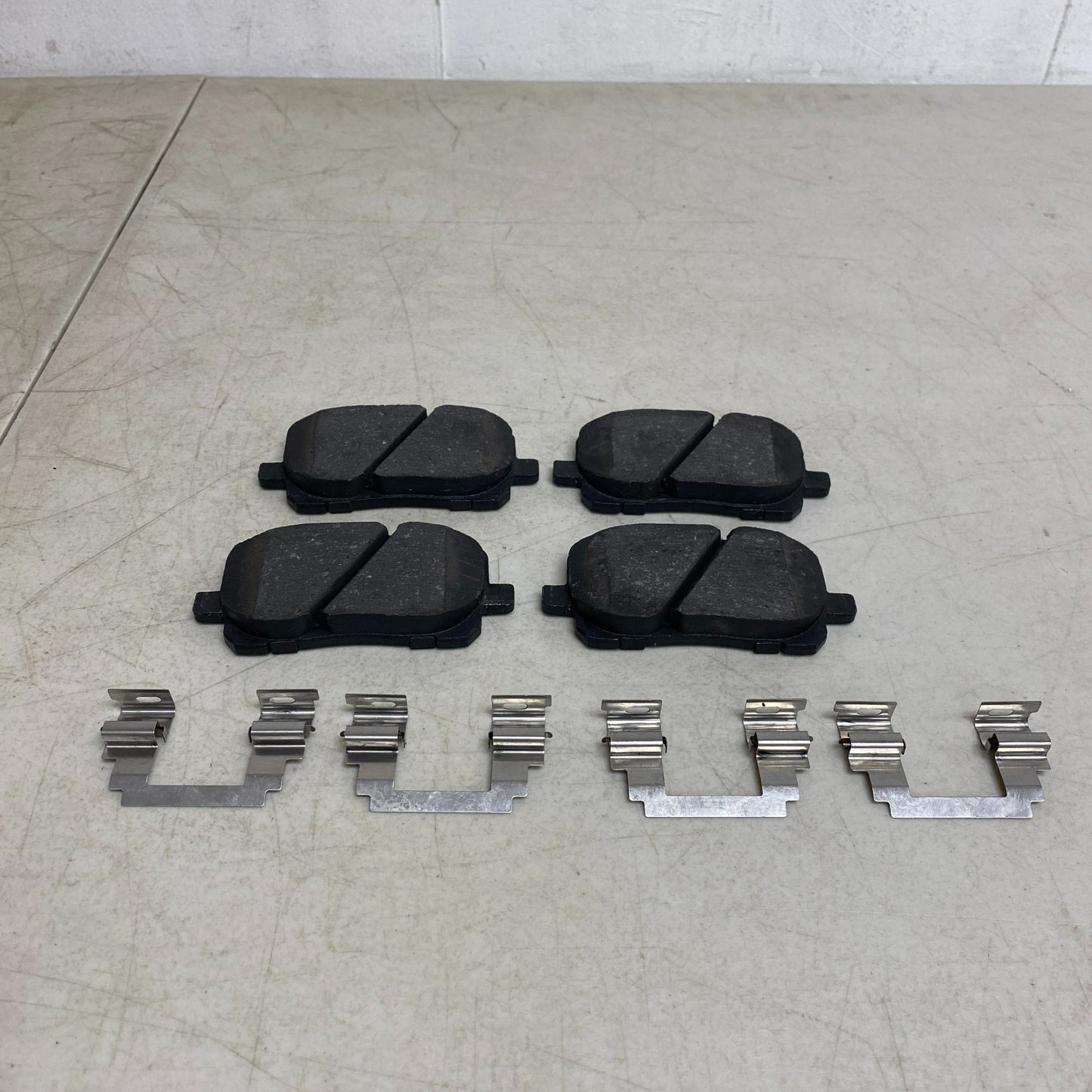 Bendix CFC923 Priority1 Ceramic Front Brake Pads for Corolla Vibe Matrix