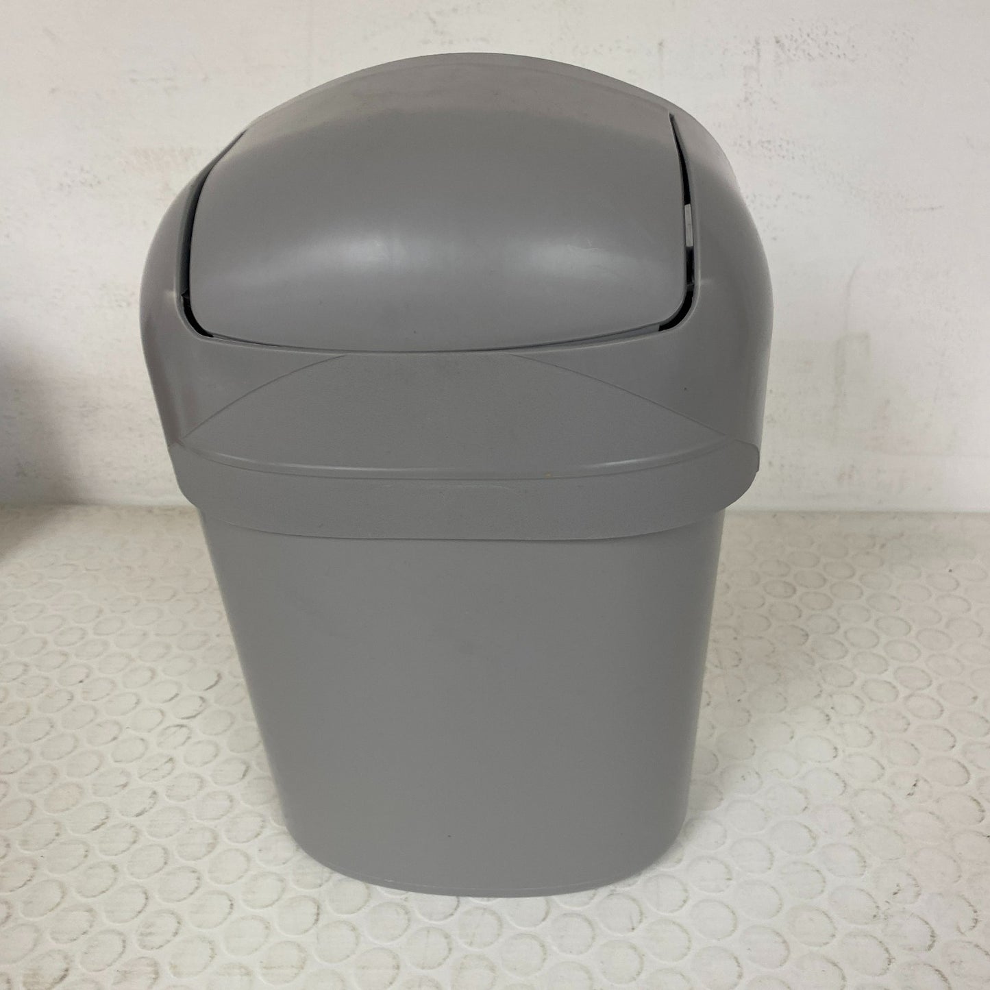 Camco Cabinet Mount Trash Can 5-Quart RV Boat Dorm Space Saver 43962