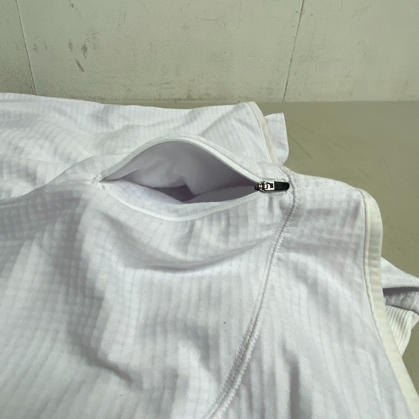 DSG Womens Run Grid Full Zip Pure White Jacket Solid Long Sleeve DAW21205