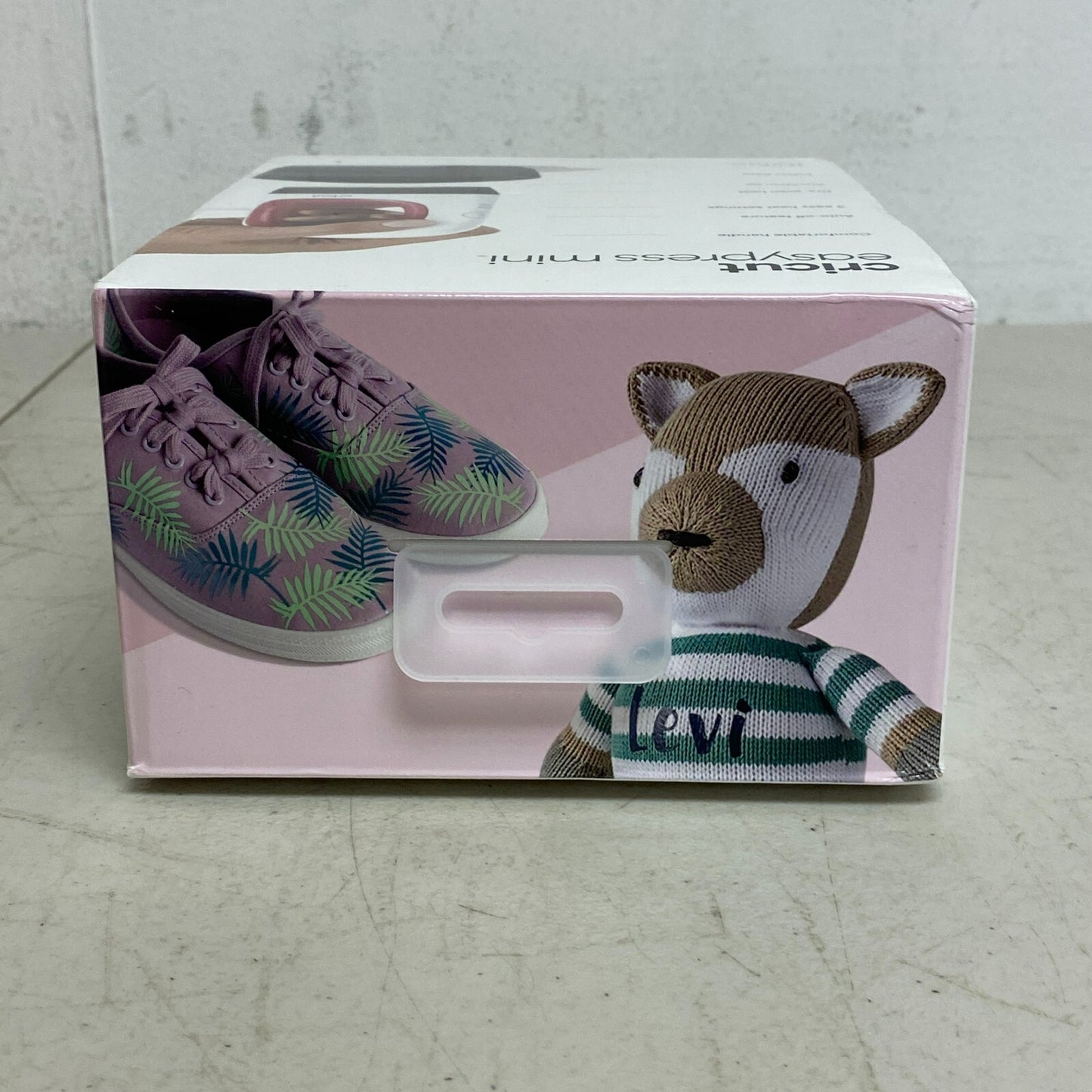 Cricut EasyPress Mini™, Raspberry - Compact Handheld Heat Press 4"x3.5"