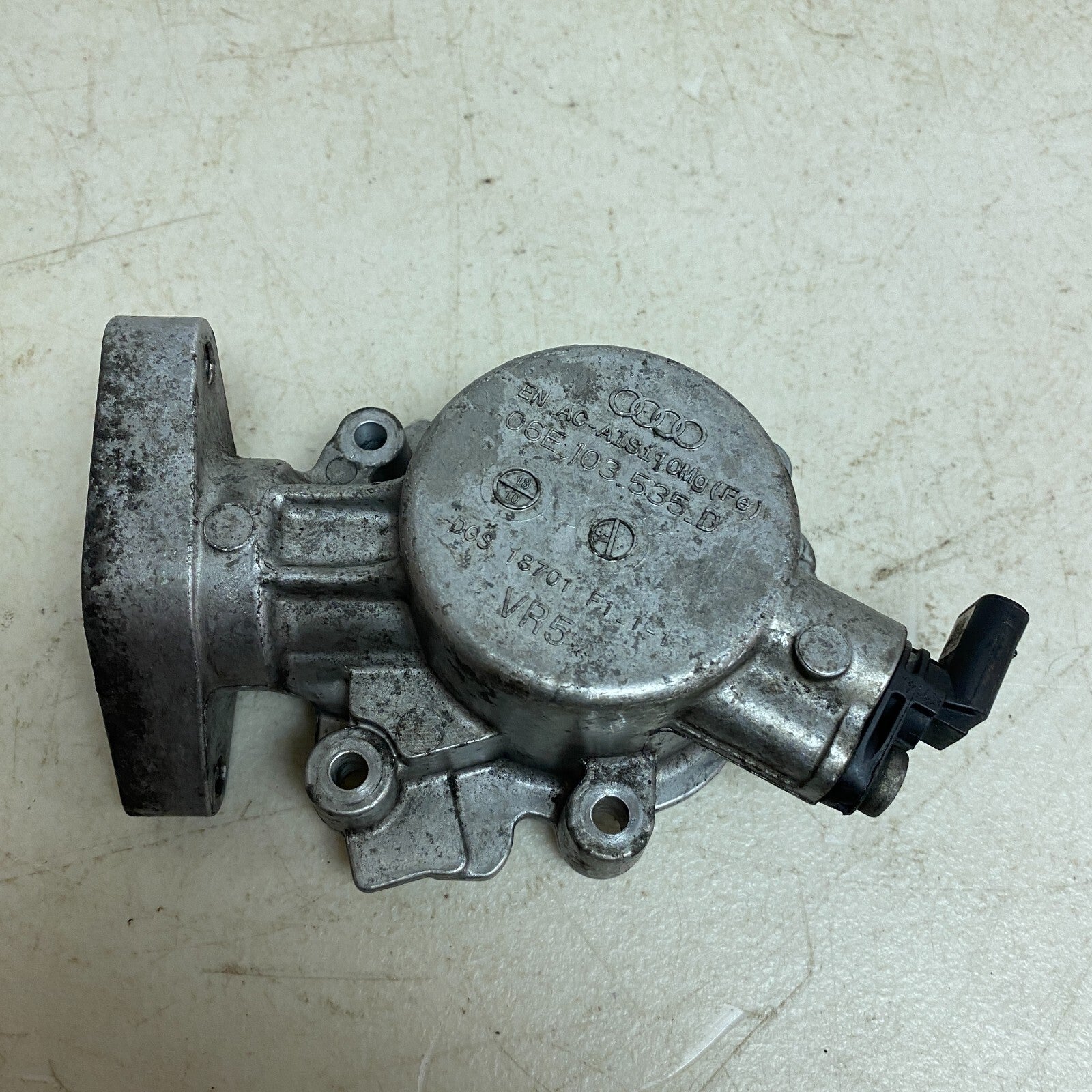 Audi Audi High Pressure Fuel Pump Housing / Mount 06E 103 535 D