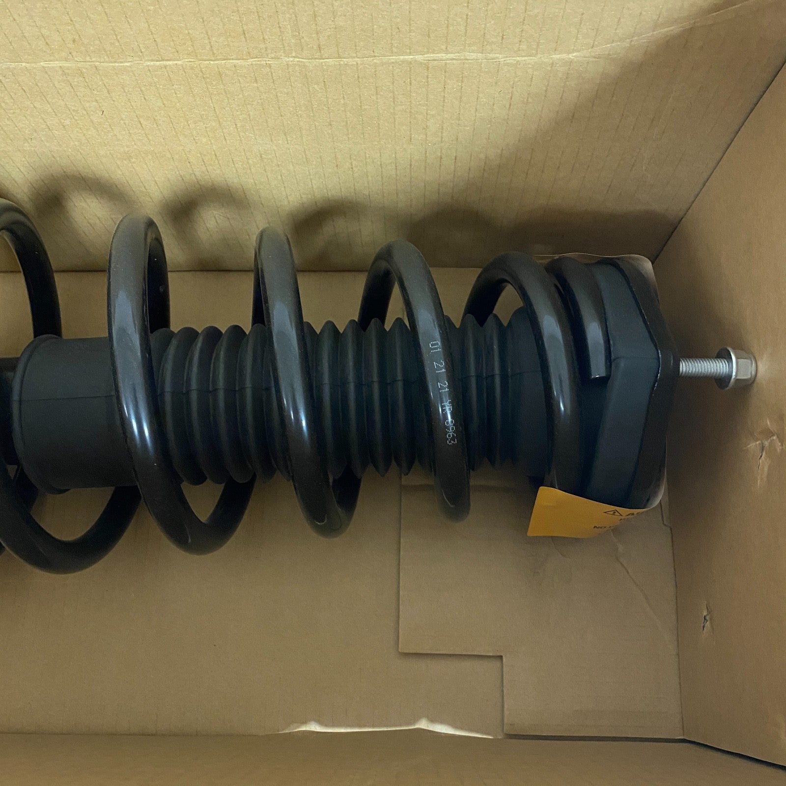 CARQUEST Premium Complete Strut Assembly Coil Spring Mount 18-816379